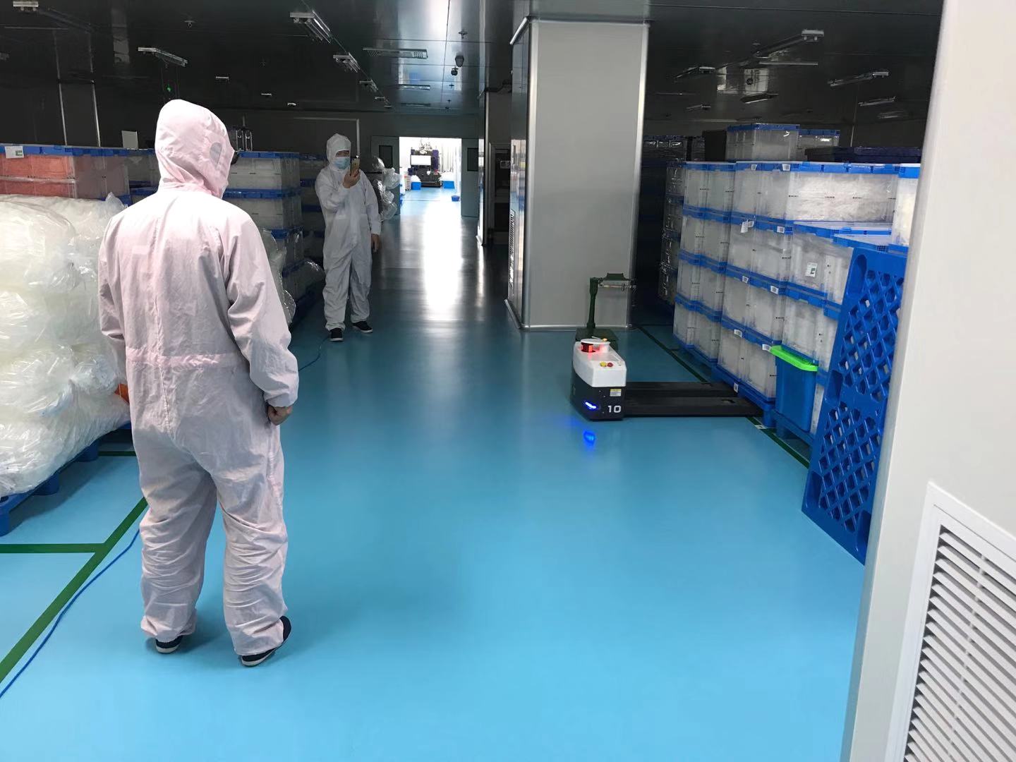 yabo鸭脖AGV机器人义不容辞